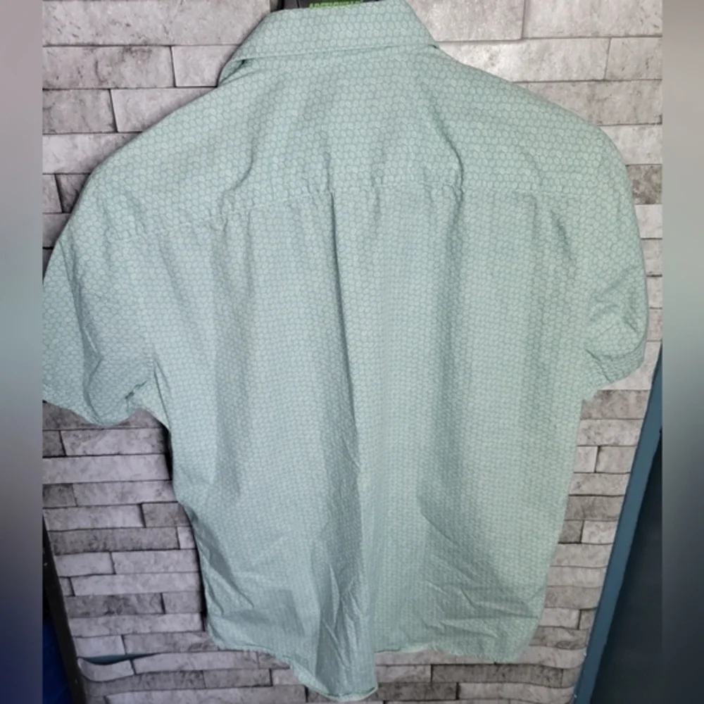 Saks Fifth Avenue Men's size Large button down shirt mint green‎